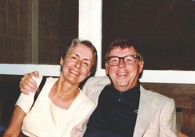 Photo of Mary Ellen and Jim Carlson.