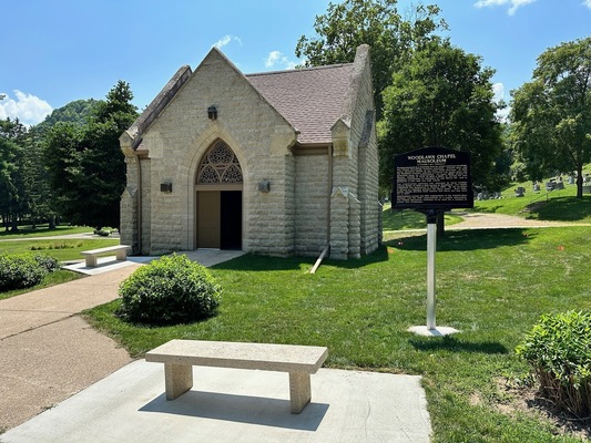 Photo of the chapel at Woodlawn Cemetery.