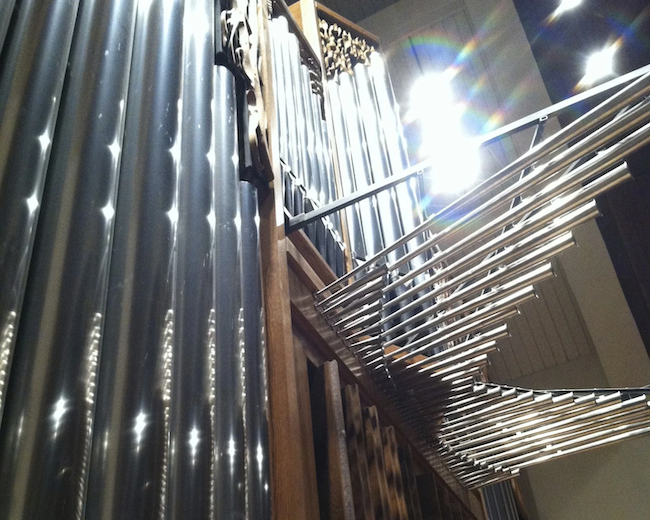 Photo of the Hendrickson pipe organ at Central Lutheran Church.