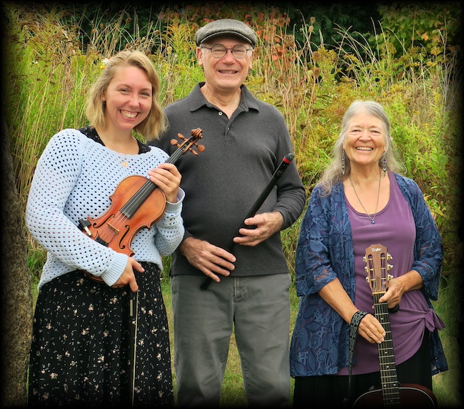 Photo of the three members of the band Patina with their instruments.