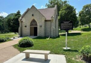 Photo of the chapel at Woodlawn Cemetery.