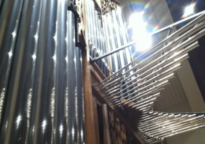 Photo of the Hendrickson pipe organ at Central Lutheran Church.